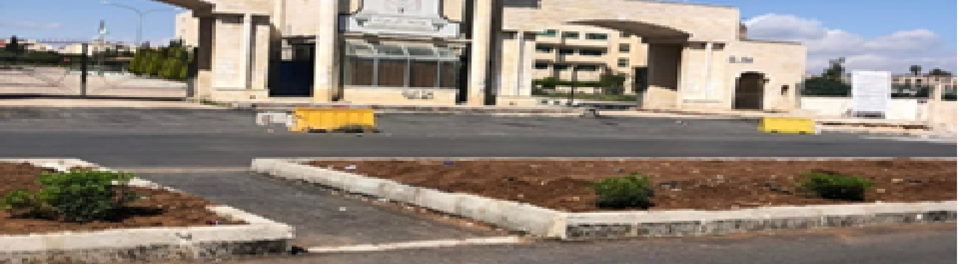 مشروعي فتح وتعبيد وخلطات إسفلتية في مناطق مختلفة ضمن بلديات اربد الكبرى